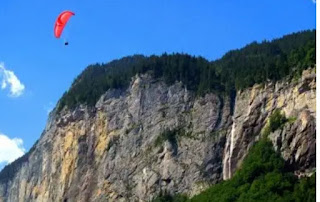 القفز المظلي في سويسرا