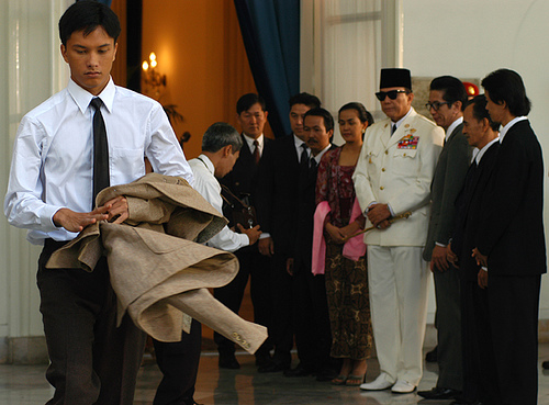 Jambi Movie Freakers Community: Soekarno, Dilema Antara 