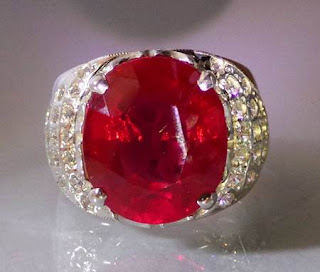 Harga Batu Ruby Termahal Rp 397 Miliar