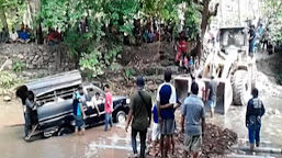 Sebuah Mobil Penumpang Tercebur Ke Sungai Appabatu 