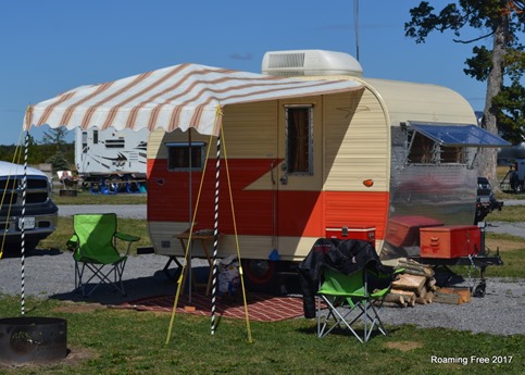 Cute little vintage camper