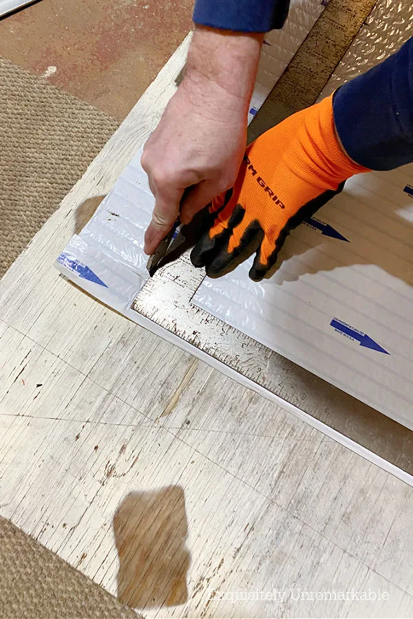 How To Cut Carpet Tiles With a Razor Knife