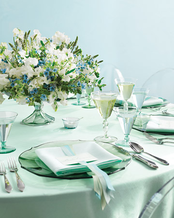 Table arrangements for your wedding in garden greens