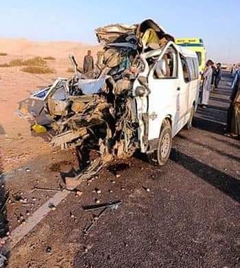 مصرع شخص وإصابة 13 أخرين في تصادم سيارتين على الصحراوي الغربي بسوهاج