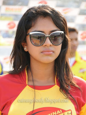 Amala_Paul_At_CCL_Ground