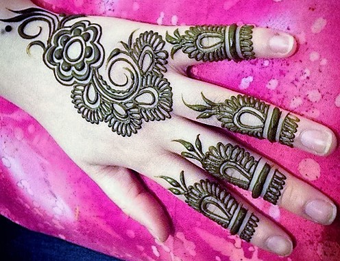 Top  Simple and Beautiful Mehndi Designs