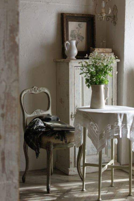 hellolovely-hello-lovely-studio-french-farmhouse-beautiful-home-country-chair-antique