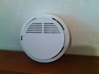 SMOKE DETECTOR WITH BATTERE PORTABLE SYSTEM SMOKE DETECTOR WITH BATTERE PORTABLE SYSTEM