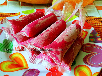  daging buah naga juga sangat menarik untuk dikreasikan menjadi aneka olahan masakan Resep Es Mambo Buah Naga Merah