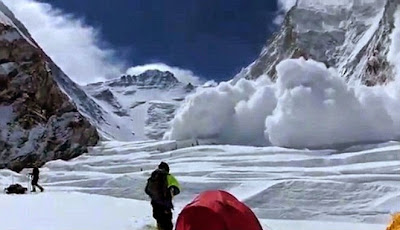 Detik-detik Longsor Gunung Everest Menewaskan 13 Pendaki