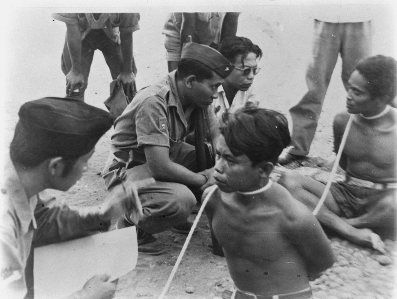 TNI menggelandang pelaku pemberontakan PKI Madiun 1948