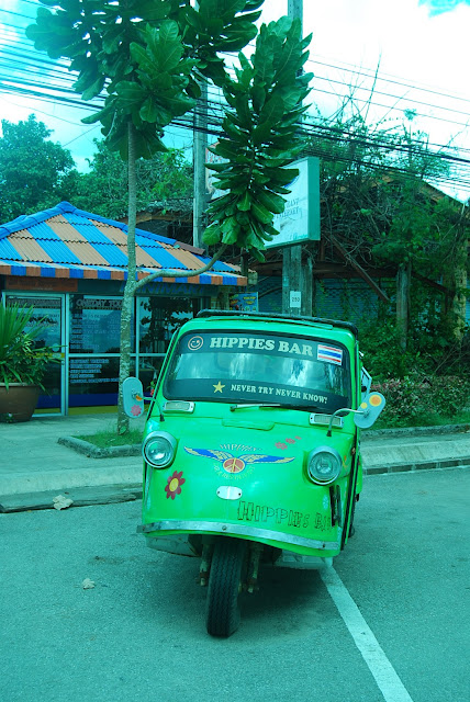 Хиппимобиль на Краби, Таиланд. Hippy car in Krabi, Thailand.