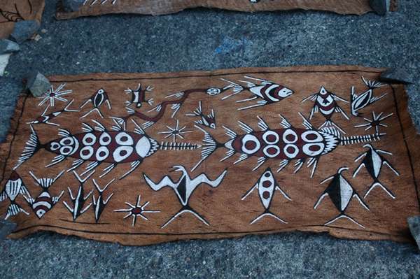 KHOMBOW Ukiran  Kulit Kayu  Khas Sentani Papua Carvings