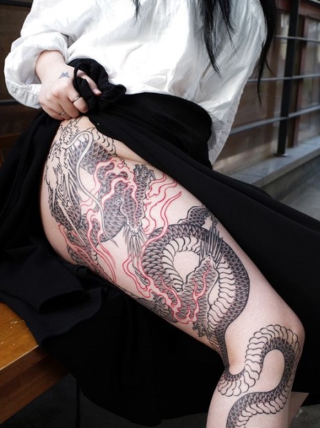 Dragon on thigh for sexy models