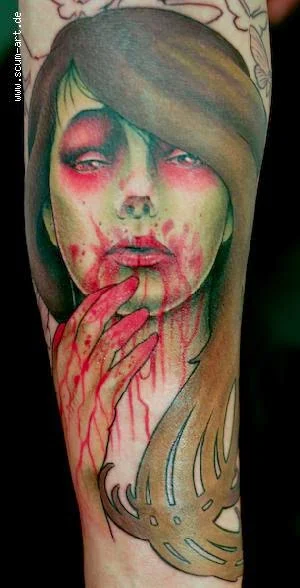 foto con un  tatuaje de zombie
