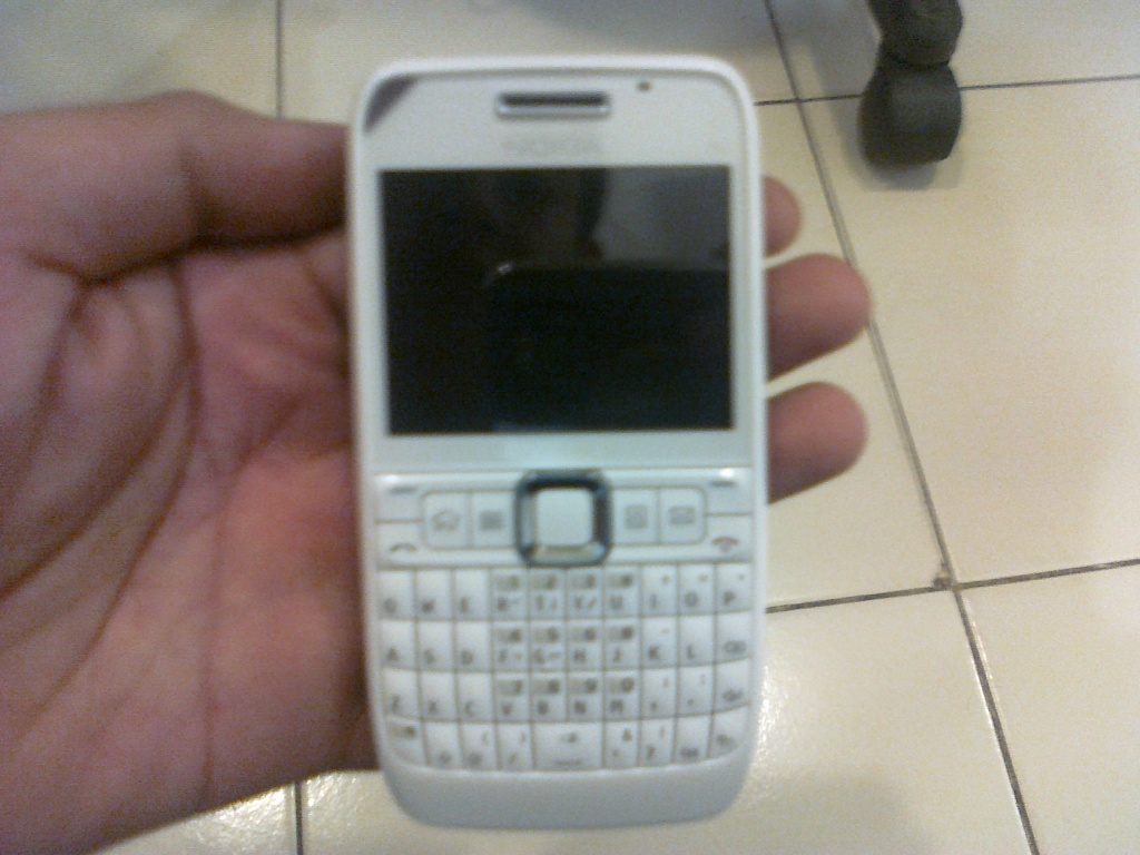 Nokia E63 white