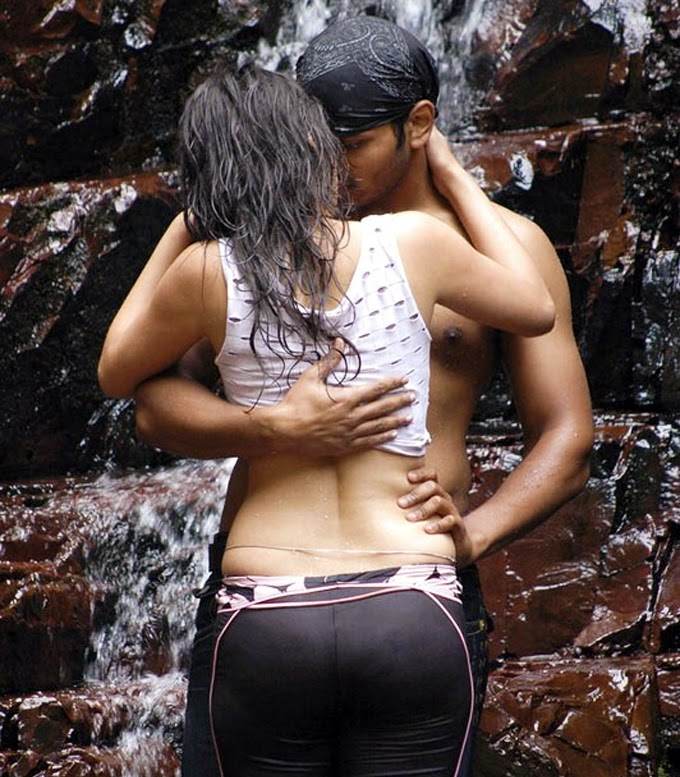 Sneha Ullal Hot Romance with Manoj