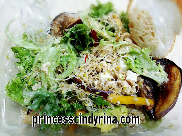 mixed crisp lettuce, avocado, grilled eggplant, quinoa, pumpkin, tofu, sesame seed dressing