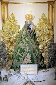 Nossa Senhora de Nazaré, Leiria, Portugal. Segundo a tradição foi esculpida por São José
