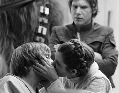 luke and leia kiss