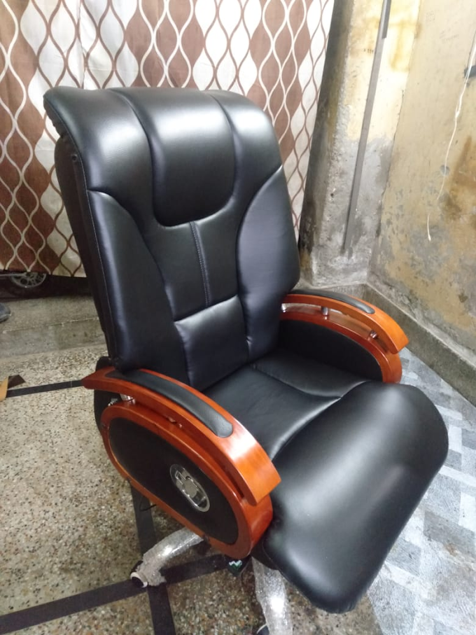 Buy Boss chair at cheapest price in bihar Madhepura | Kazara Enterprises