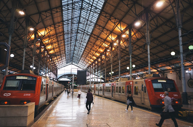 ロシオ駅（Estação Ferroviária do Rossio）