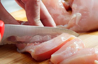 Salmonella en QR: emiten alerta para sur del estado por contaminación de carne de pollo y cerdo 