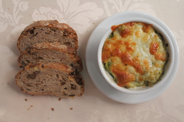 Tarrina de brócoli y queso gratinado (El dulce mundo de Nerea)