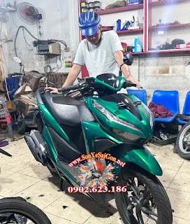 Vario sơn áo màu xanh rêu tại sơn xe Sài Gòn.