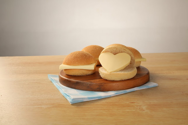 pandesal with cheese