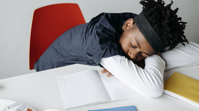 Lack of sleep damages the brain