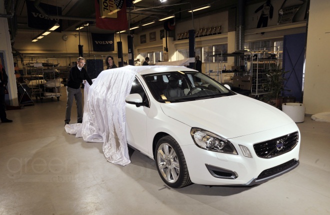 Volvo V60 Plug-in Hybrid unveiling