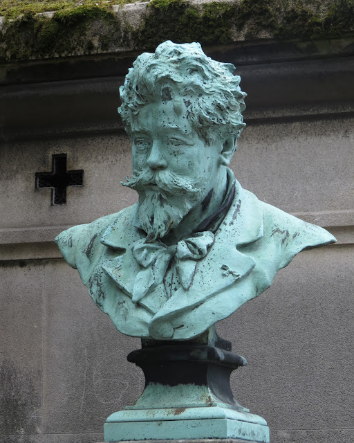 Grave of Aristide Vigneron, Père Lachaise Cemetery, Paris