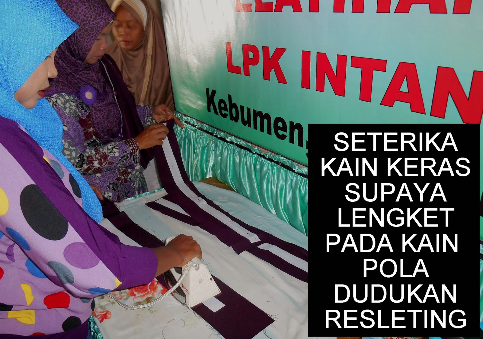 Pelatihan Masyarakat POTONG KAIN  BUAT  KUPNAT DAN PASANG 