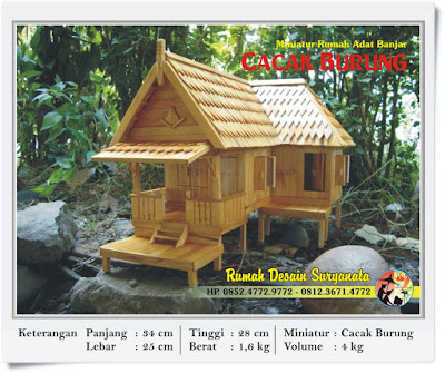 Miniatur Rumah Adat Banjar Cacak Burung (Anjung Surung)