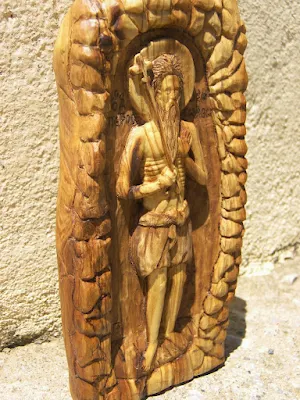 Ξυλογλυπτική ο Άγιος Πέτρος ο Αθωνίτης, από ξύλο άγριας ελιάς,by Georgios Lidianos