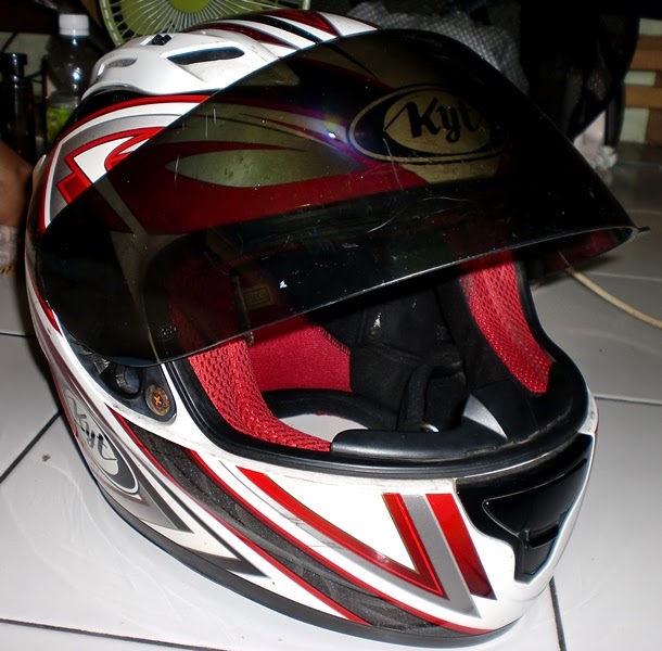 Dijual: KYT Racing Helmet Full Face (ukuran XL) - Murah 