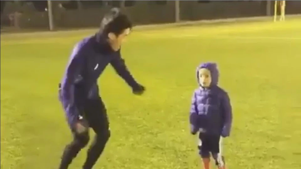 外国人 香川真司が子供を泣かす動画をご覧ください 海外の反応 かいこれ 海外の反応 コレクション 外国人 香川真司が子供を泣かす動画をご覧ください 海外の反応 かいこれ 海外の反応 コレクション