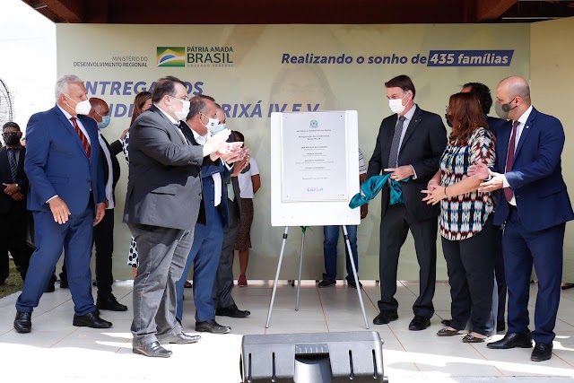  Julio Cesar participa da entrega de casas do Programa Verde e Amarelo