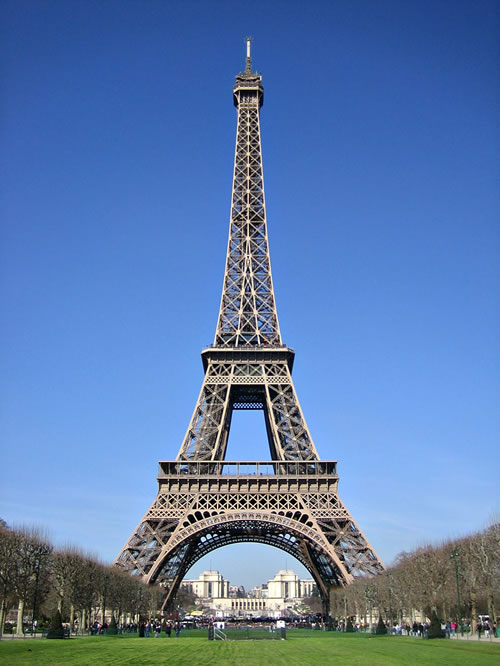 Sejarah Terbentuknya Menara  Eiffel  di Paris Maju Mundur