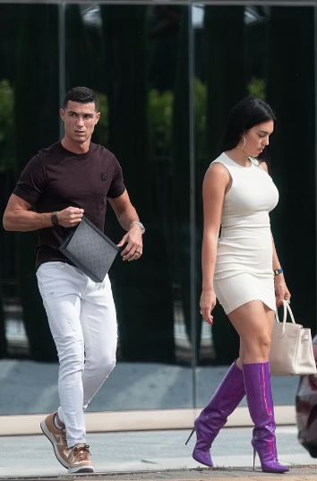 Cristiano Ronaldo Georgina Rodriguez Puts On A Leggy Display In A Cream Mini Dress Sports Rant