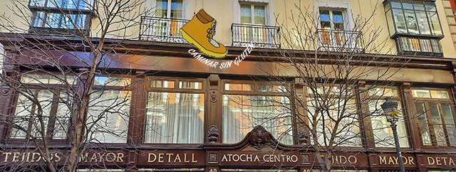 Antigua tienda de tejidos en calle Atocha de Madrid