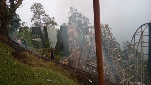 Tagline "Padang Kota Tercinta" Bernilai Miliran Rupiah Terbakar, Damkar Turunkan Kekuatan Penuh