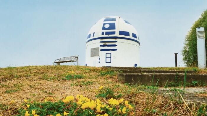 German Professor Who Loves Star Wars Has Repainted An Observatory Into A Giant R2-D2