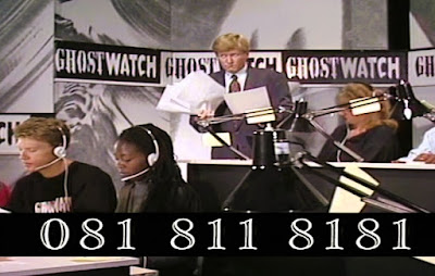 Mike_Smith_Ghostwatch_phones_1992