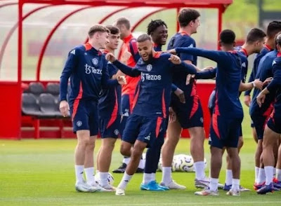 De Ligt và Mazraoui sẵn sàng ra mắt MU