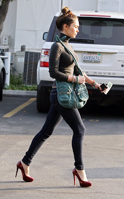 Megan Fox Sweety In Tight Jeans4