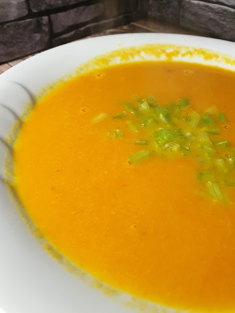 Zupa krem z marchewki z mlekiem kokosowym