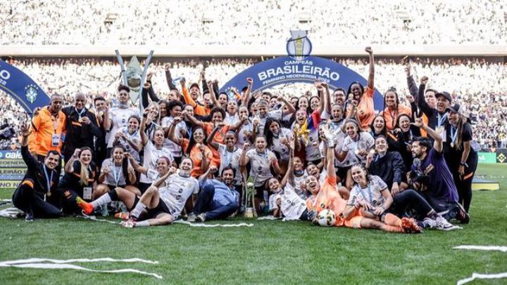 Fut. Feminino: Corinthians goleia o Inter por 4 a 1 e é Tetracampeão  Brasileiro