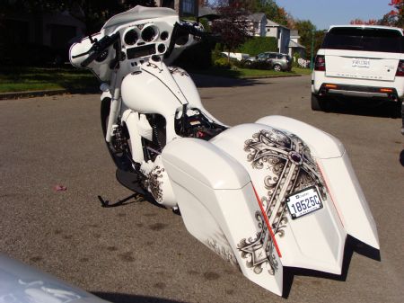 White bagger